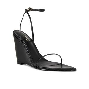 Raye Estela Wedge black sz 8.5